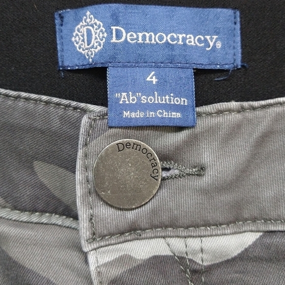 Democracy Absolution Camo Gray Olive Green Mid Rise Shorts Tummy Control Stretch - Picture 5 of 10